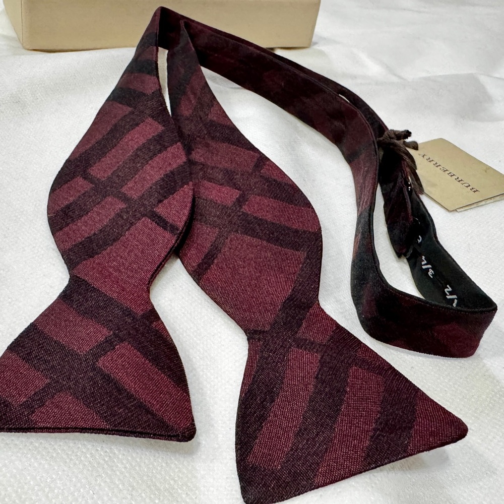 🎁BURBERRY HOLIDAY 26’🔥💯🆕TB 50TH ANNIVERSARY LIMITED EXPOLDED CHECK PRNT BOW TIE🎁
